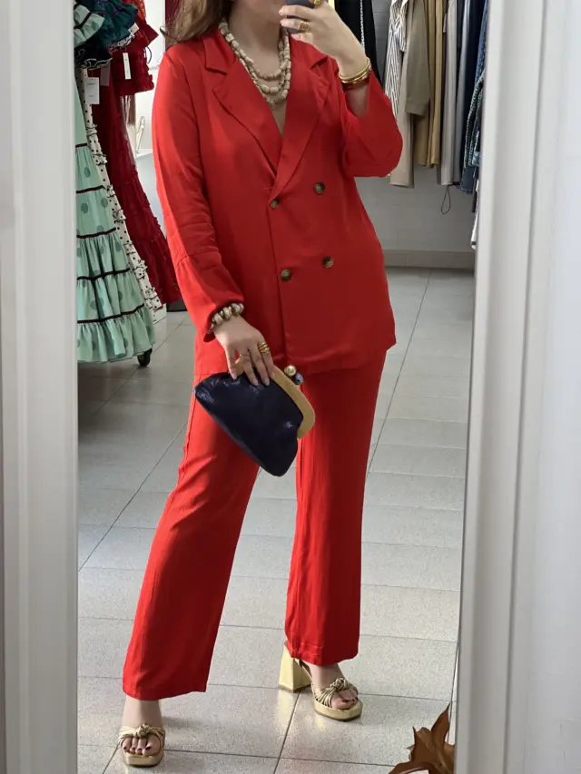 Traje Chaqueta Satén Rojizo