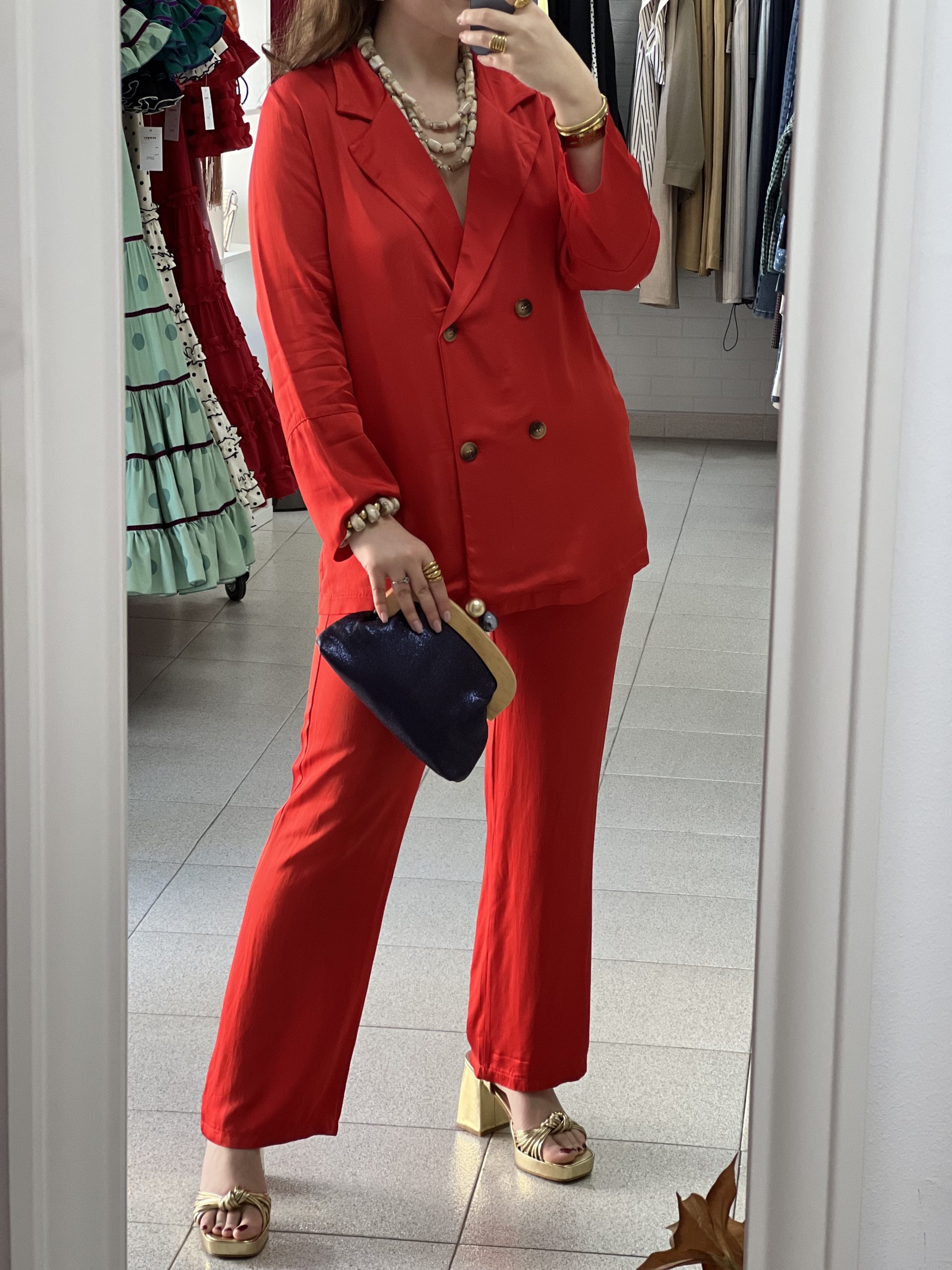 Traje Chaqueta Satén Rojizo