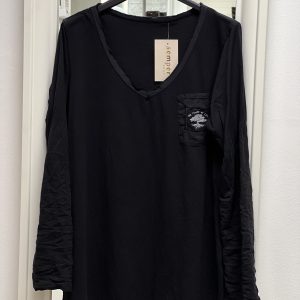 Camiseta Negra