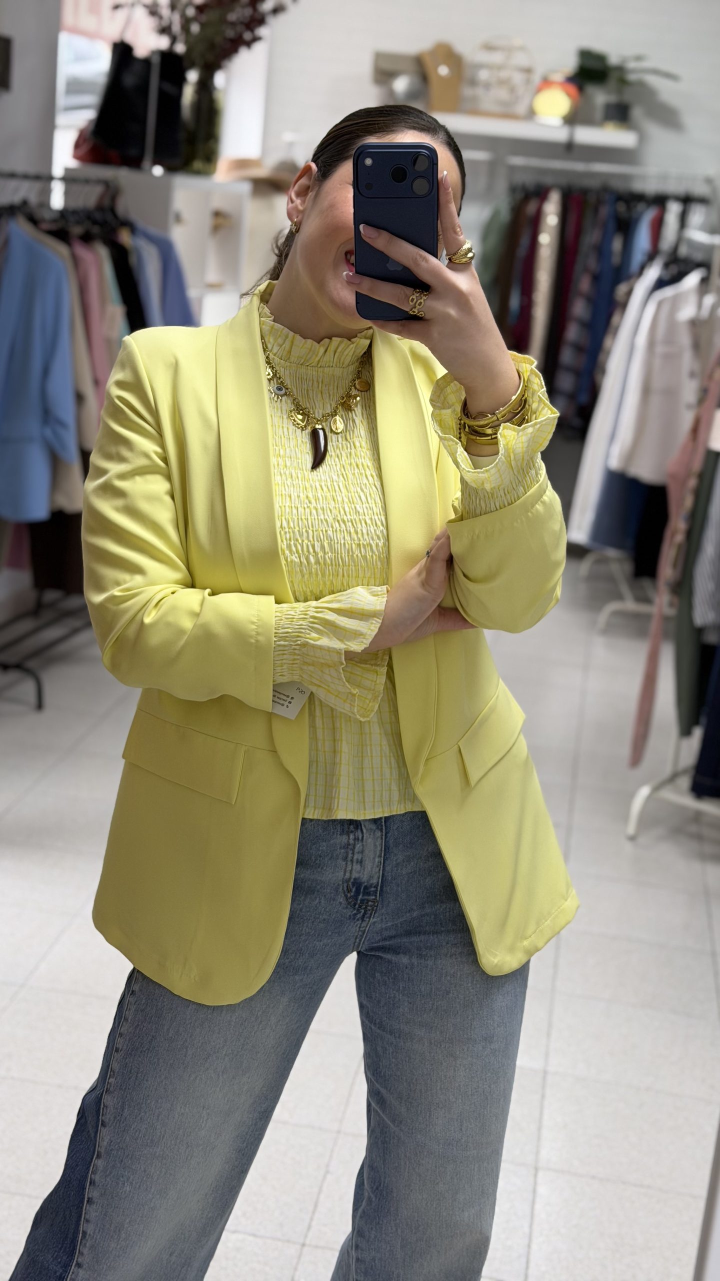Blazer Amarilla - Imagen 3